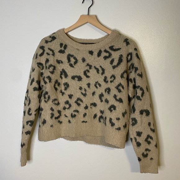 Abercrombie \u0026 Fitch Sweaters | Abercrombie and Fitch Leopard Print Sweater | Color: Brown/Tan | Size: S | Ktzclimber's Closet